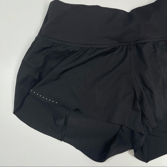 Sold✨Lululemon Chase Me Short 2.5" Black 2 - Picture 4 of 8